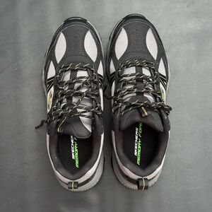 Skechers Men's Black and Gray Mesh Sneakers